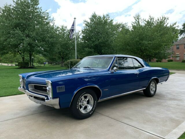 Pontiac Le Mans 1966 image number 0