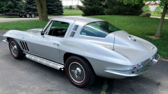 Chevrolet Corvette 1965 image number 26