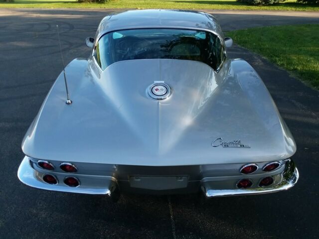 Chevrolet Corvette 1965 image number 28