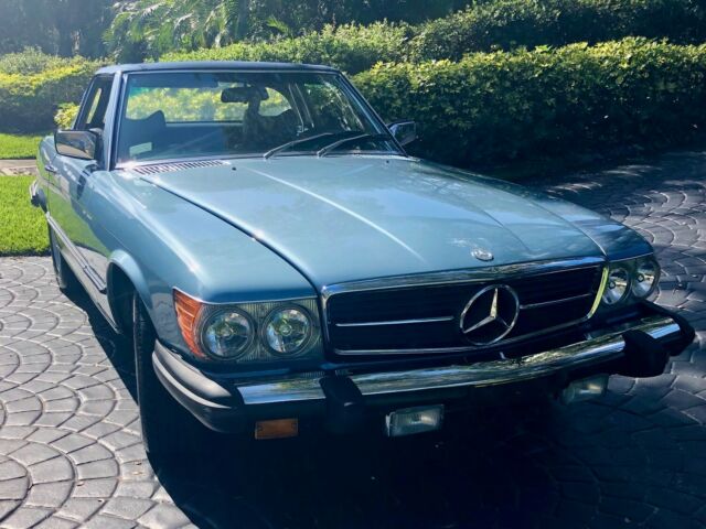 Mercedes-Benz SL-Class 1978 image number 0