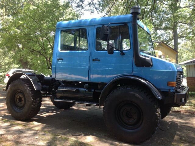 Mercedes-Benz Unimog 1976 image number 2