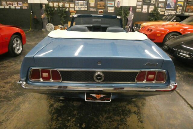 Ford Mustang 1973 image number 16