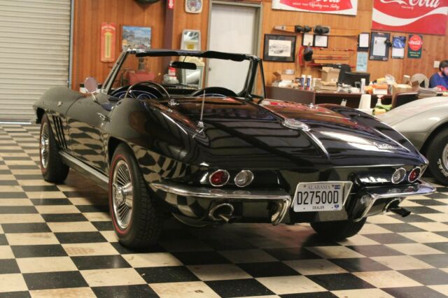 Chevrolet Corvette 1966 image number 24