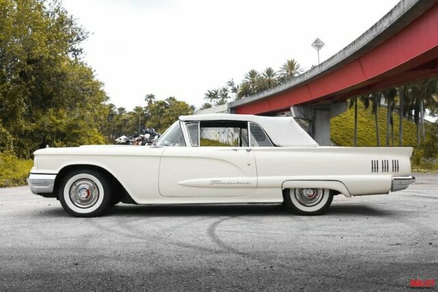 Ford Thunderbird 1960 image number 25