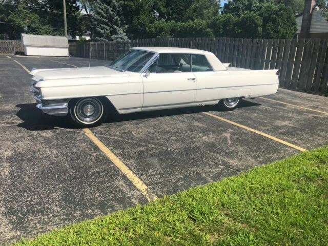 Cadillac DeVille 1964 image number 2