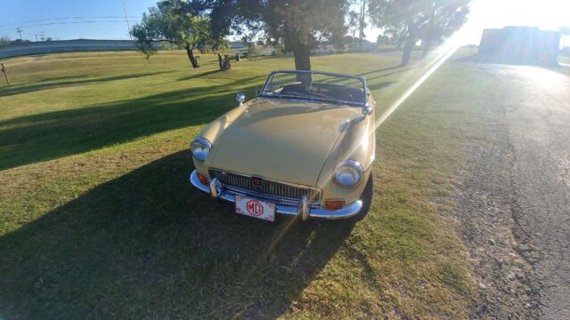 MG MGB 1969 image number 2