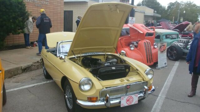 MG MGB 1969 image number 32