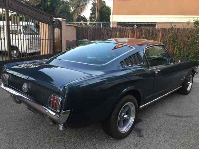 Ford Mustang Fastback K Code 1965 image number 5