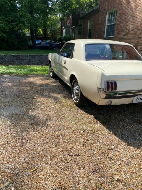 Ford Mustang 1966 image number 21