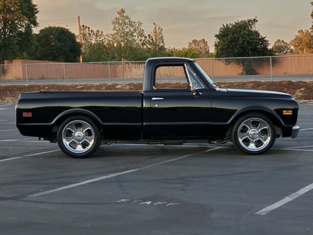 Chevrolet C-10 1967 image number 2