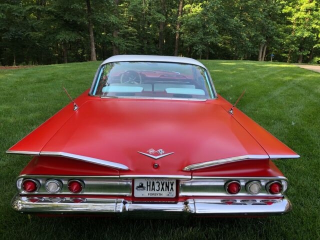 Chevrolet Impala 1960 image number 1