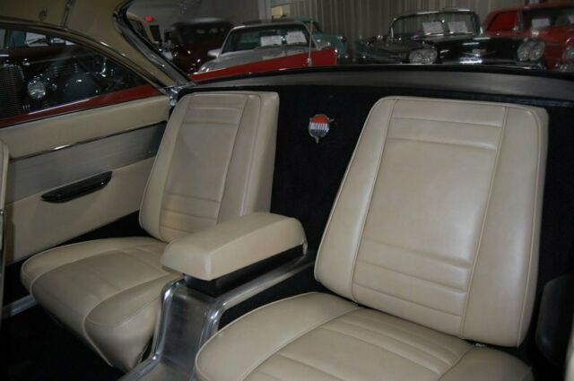 Chrysler 300G 1961 image number 21