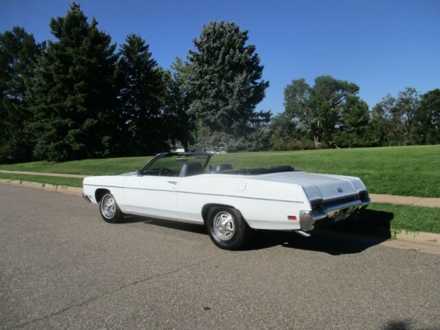 Ford Galaxie 1970 image number 11