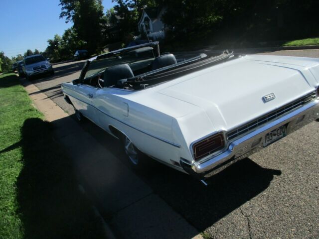 Ford Galaxie 1970 image number 32