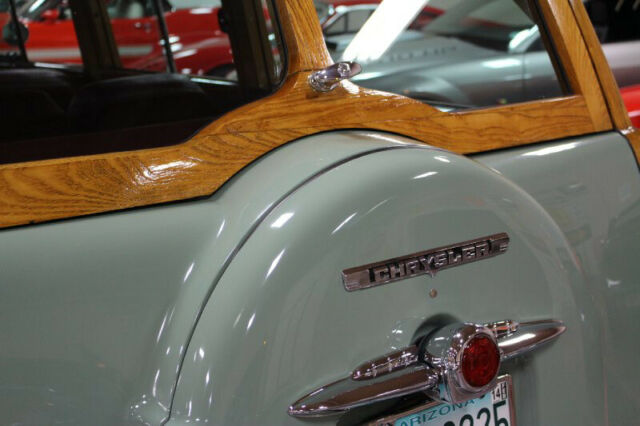 Chrysler ROYAL"WOODIE" 1949 image number 28