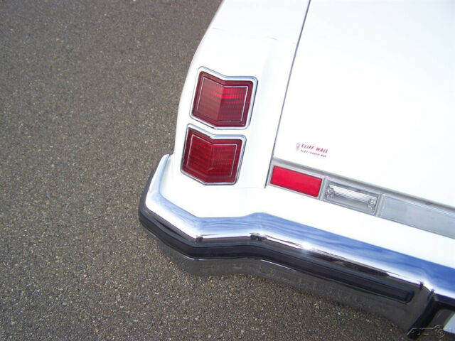 Oldsmobile Cutlass 1977 image number 36