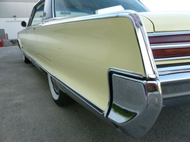 Chrysler New Yorker 1966 image number 30