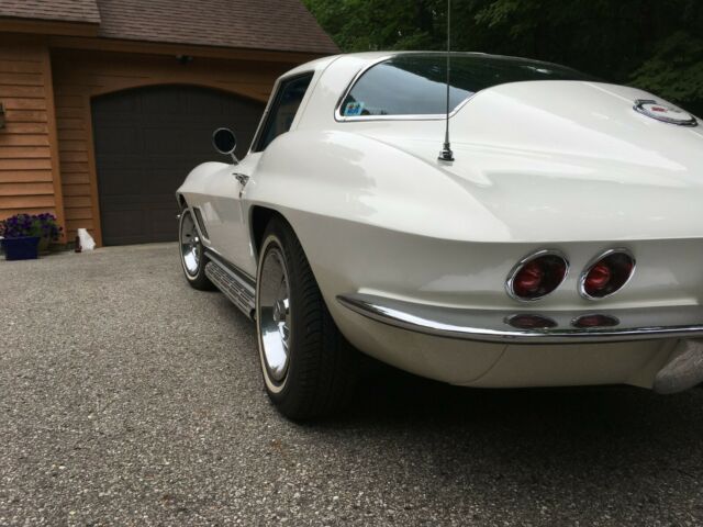 Chevrolet Corvette 1967 image number 10