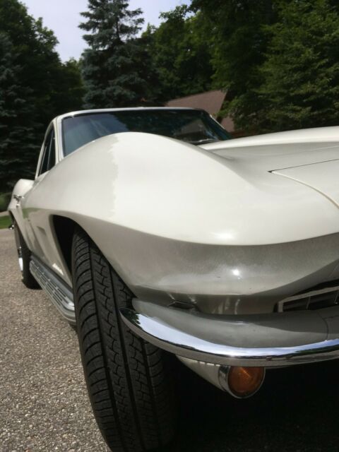 Chevrolet Corvette 1967 image number 12