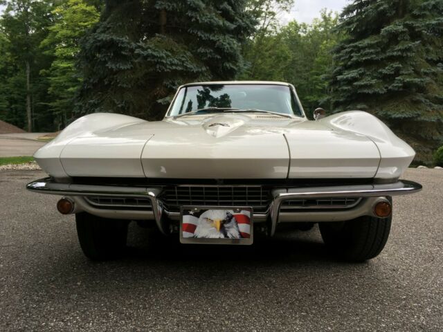 Chevrolet Corvette 1967 image number 28