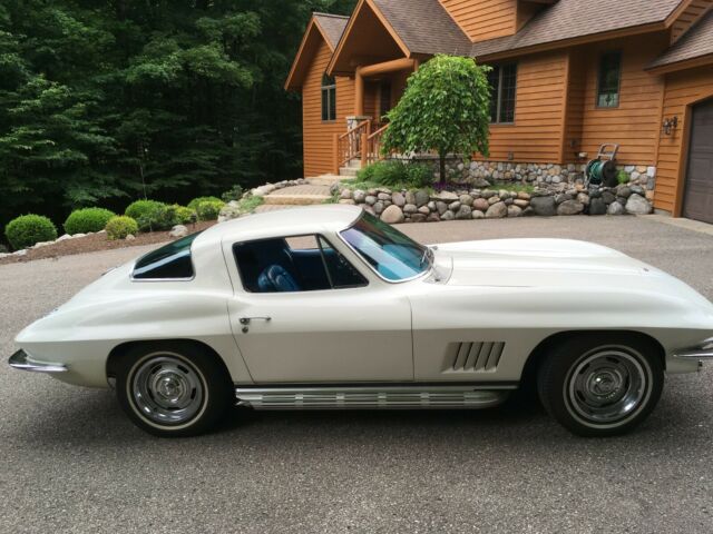 Chevrolet Corvette 1967 image number 32