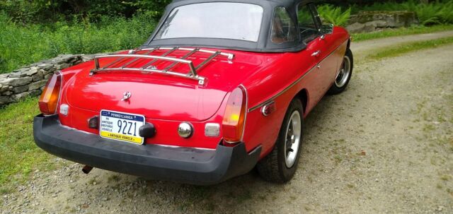 MG MGB 1977 image number 26