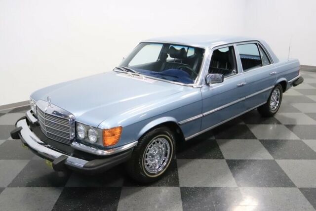 Mercedes-Benz 400-Series 1979 image number 21