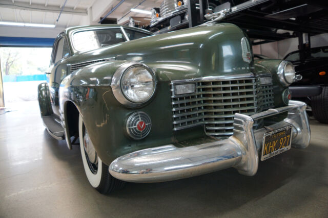 Cadillac Series 62 2 Door Hardtop 1941 image number 32