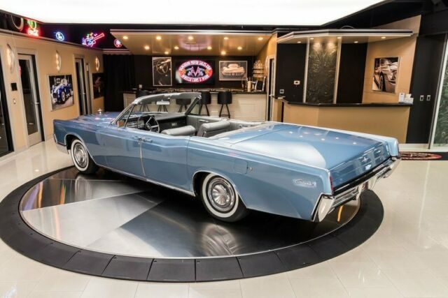 Lincoln Continental 1967 image number 17