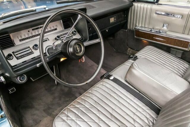 Lincoln Continental 1967 image number 25