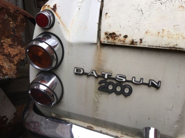 Datsun 2000 1969 image number 33