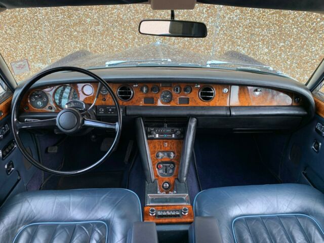 Rolls-Royce Silver Shadow 1975 image number 45