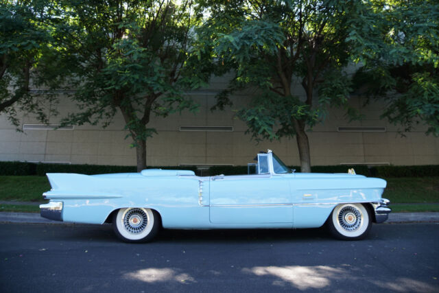 Cadillac Eldorado Biarritz Convertible 1956 image number 25