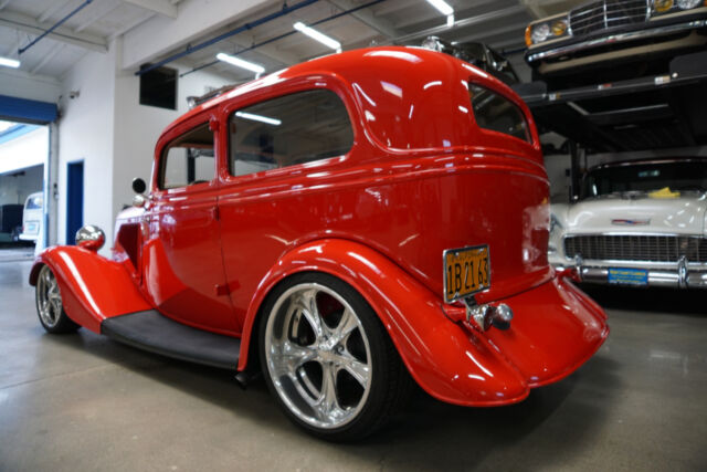 Ford Tudor 2 Dr Sedan Street Rod Custom 1934 image number 39