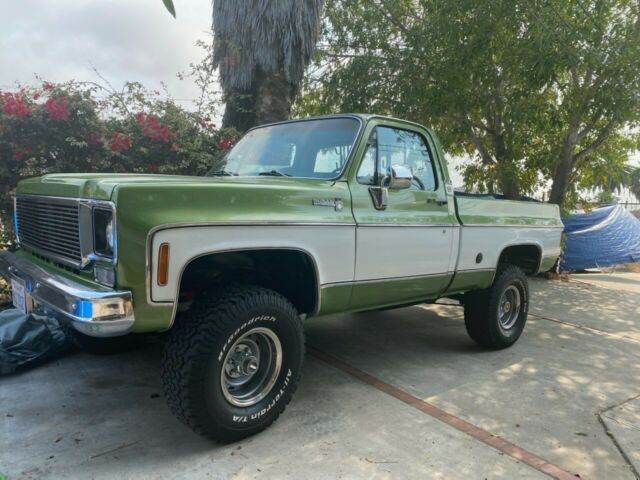 Chevrolet C/K Pickup 1500 1975 image number 16