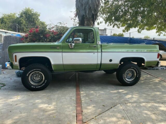 Chevrolet C/K Pickup 1500 1975 image number 17