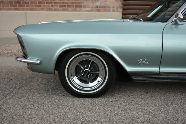 Buick Riviera 1965 image number 20