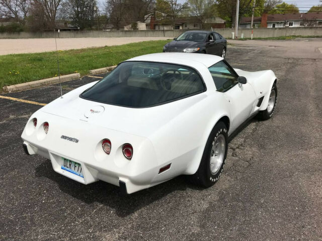 Chevrolet Corvette C3 1979 image number 30