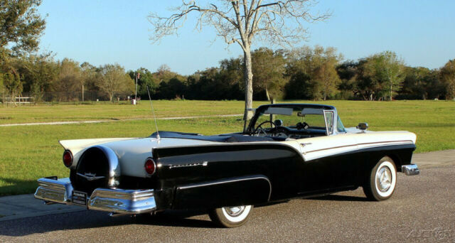 Ford Fairlane 1957 image number 29