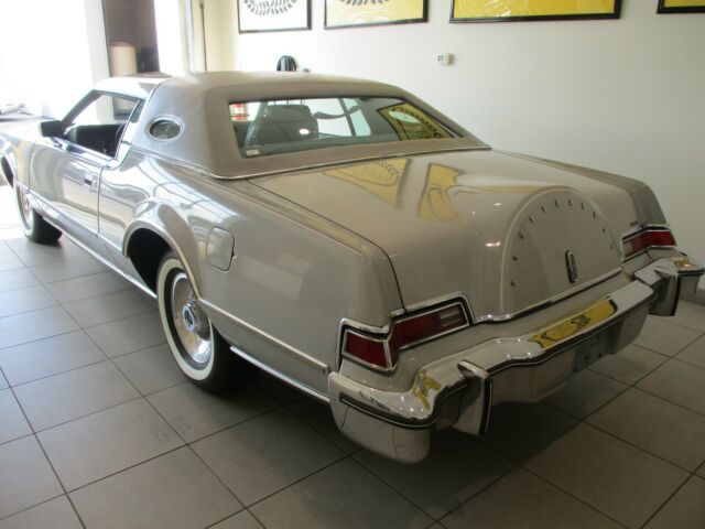 Lincoln Continental 1976 image number 2