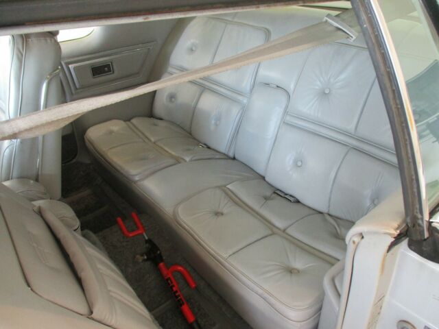 Lincoln Continental 1976 image number 31