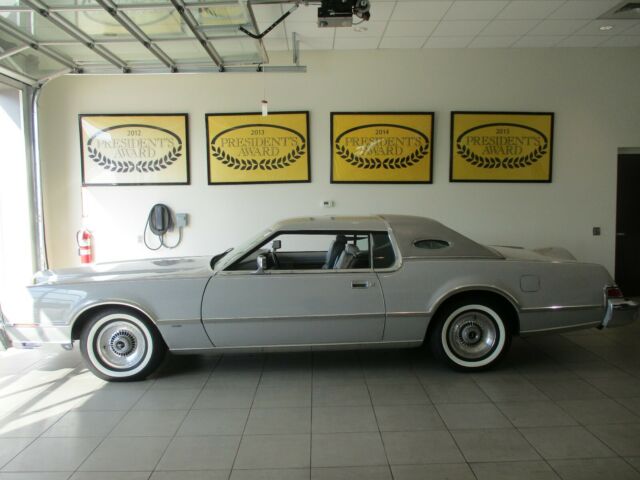 Lincoln Continental 1976 image number 4