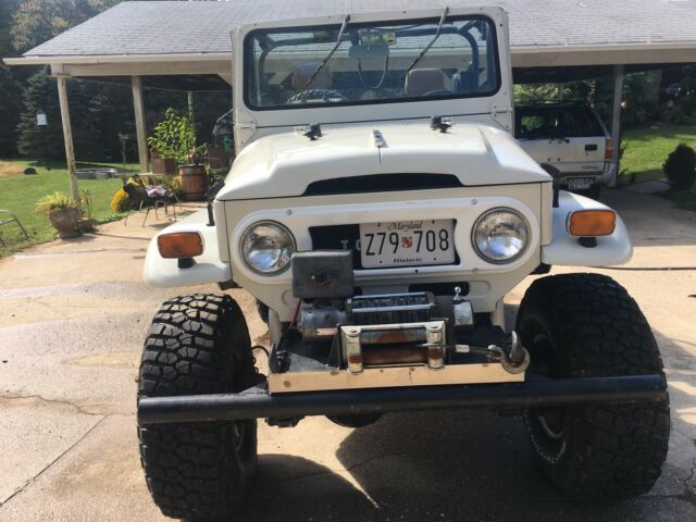 Toyota Land  Cruiser FJ40 1971 image number 11