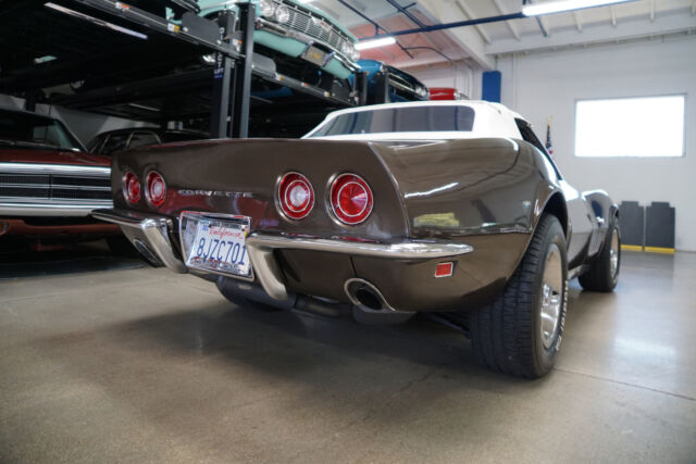 Chevrolet Corvette 427/390HP V8 Convertible 1969 image number 21