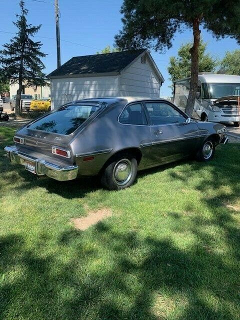 Ford Pinto 1976 image number 2