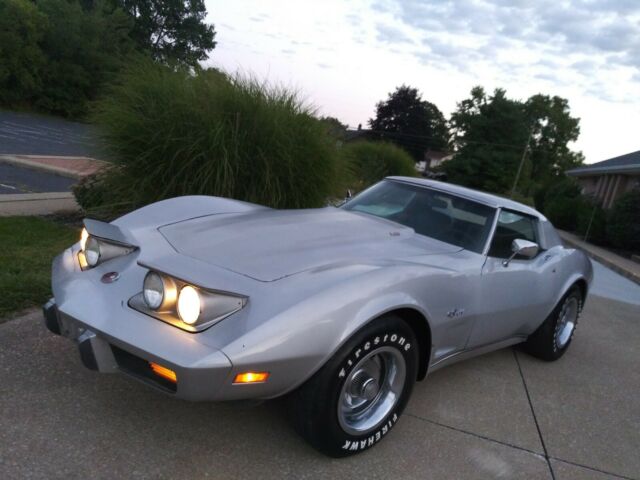 Chevrolet Corvette 1976 image number 13