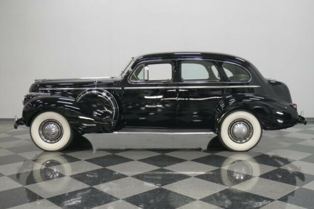 Buick Series 80 1940 image number 26