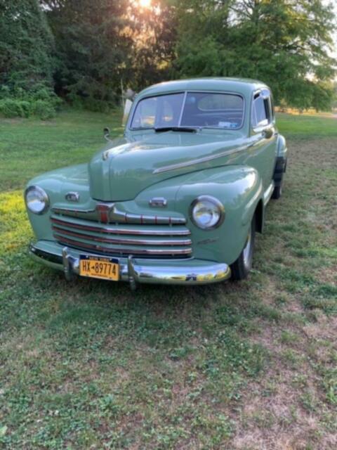 Ford Deluxe 1946 image number 20