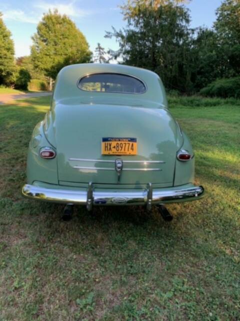 Ford Deluxe 1946 image number 45