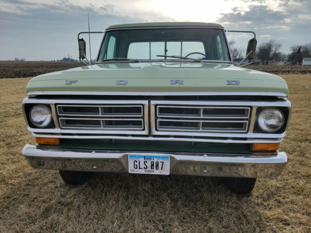 Ford F-250 1972 image number 2